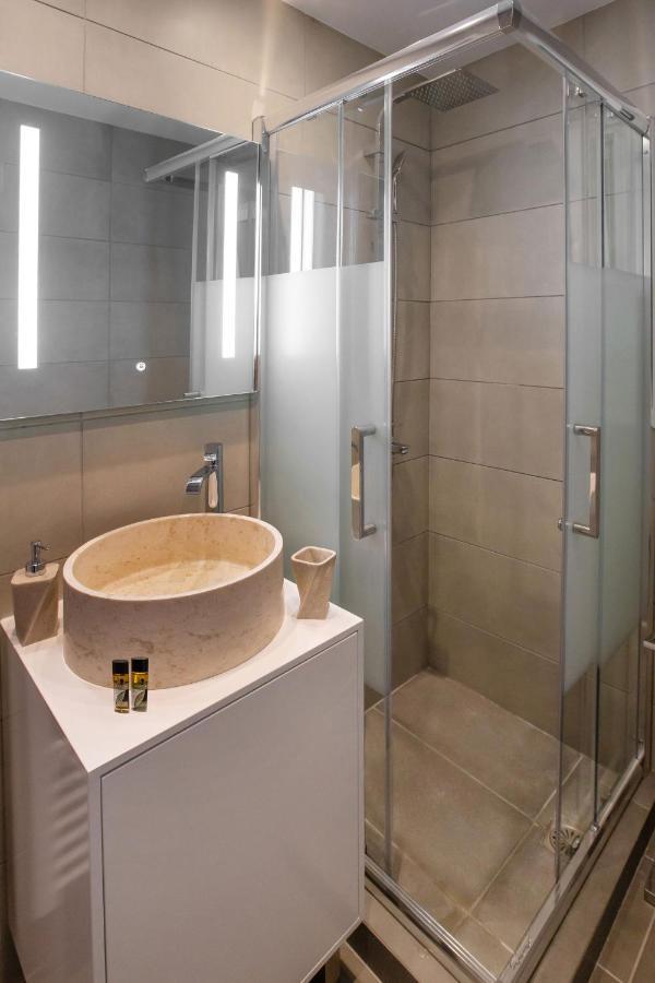 Niovi Cozy Home Атина Екстериор снимка